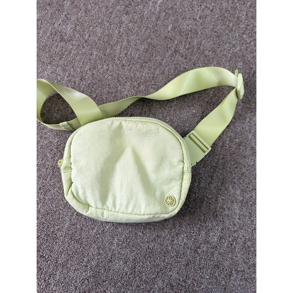 Gaiam Waist Pack  Crossbody Belt Bag Fanny Pack NWT